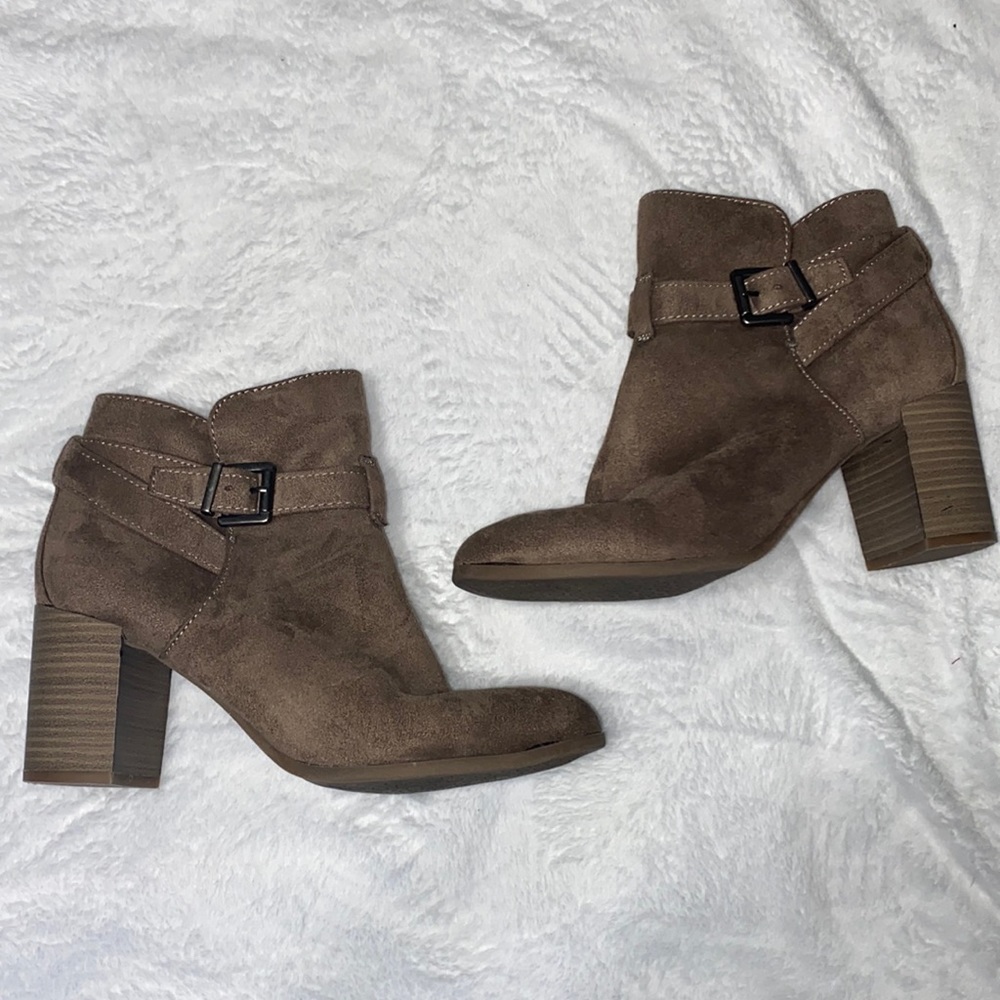 Zip up boots